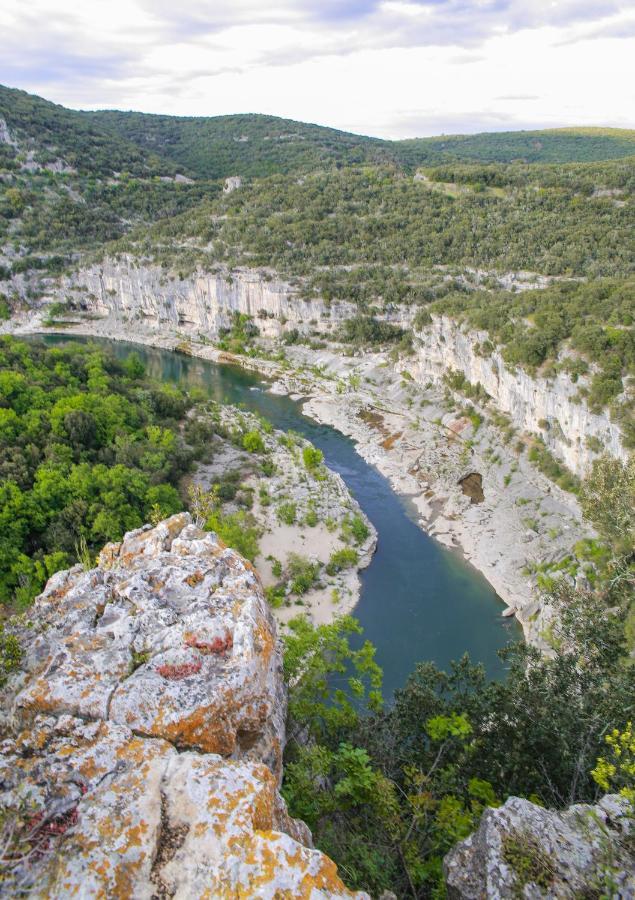 Les Yourtes De Provence Bed & Breakfast Saint-Paulet-de-Caisson Екстериор снимка